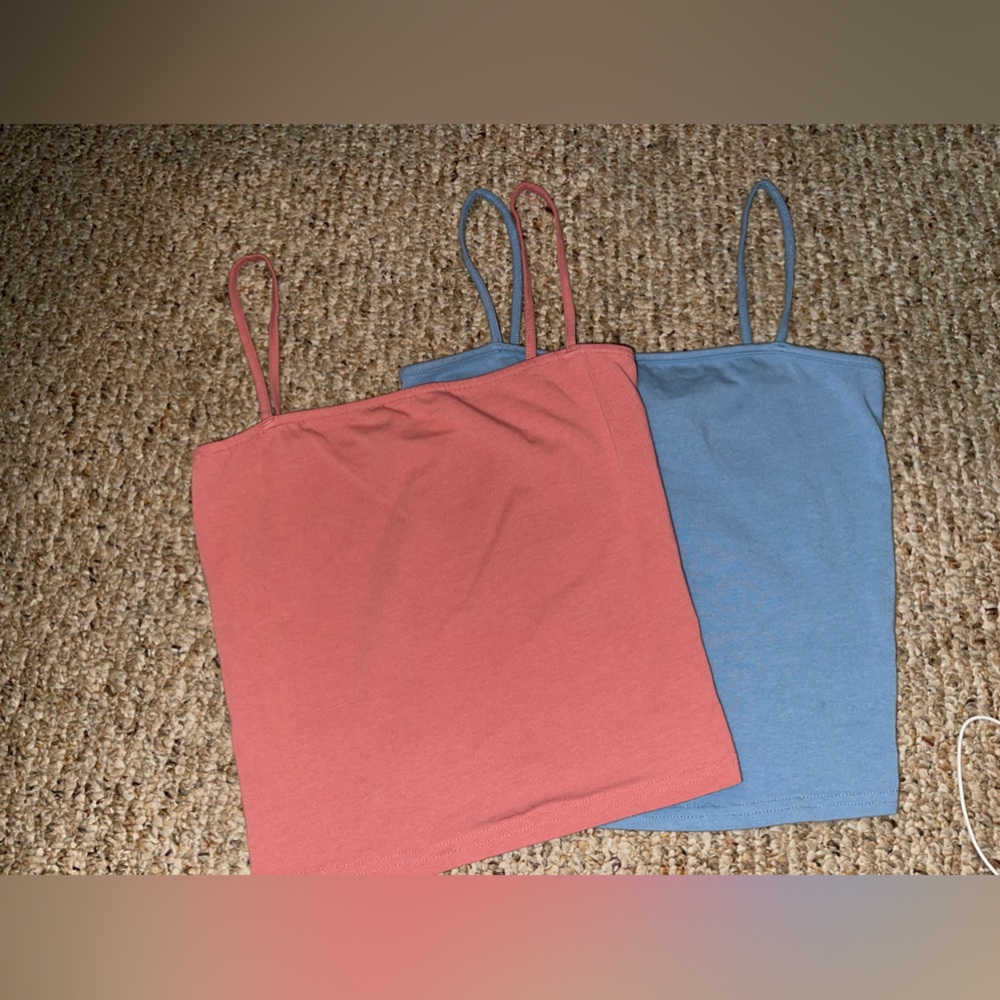 2 h&m crop tanks